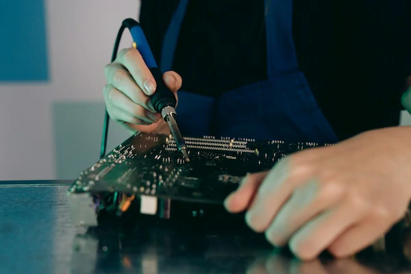 What Type of Soldering Station Is Best for Electronics