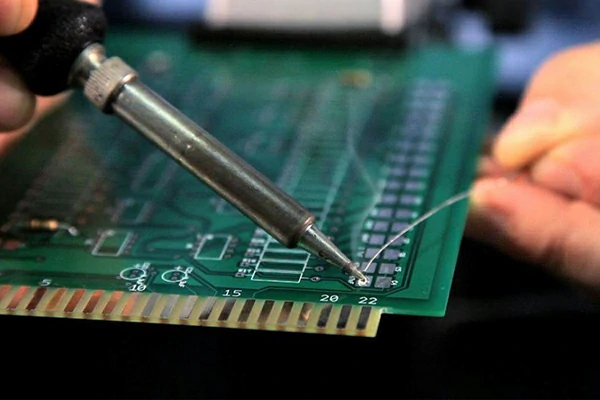 How to solder circuit board