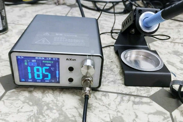 Temperature Control Soldering Station